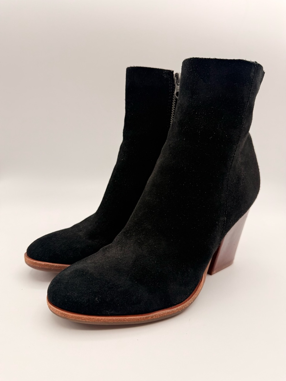 KORK-EASE Black Suede Leather Ankle Booties Women’s Size 7